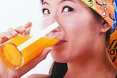 什么時(shí)候喝果汁最好?喝果汁應(yīng)注意的幾個(gè)問(wèn)題