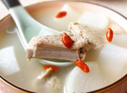 感冒了應(yīng)該吃什么?洋蔥能抗寒,甜食易生痰