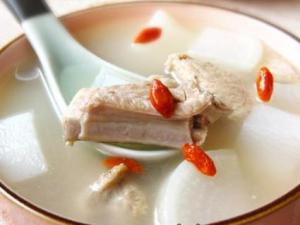 感冒了應(yīng)該吃什么？洋蔥能抗寒，甜食易生痰