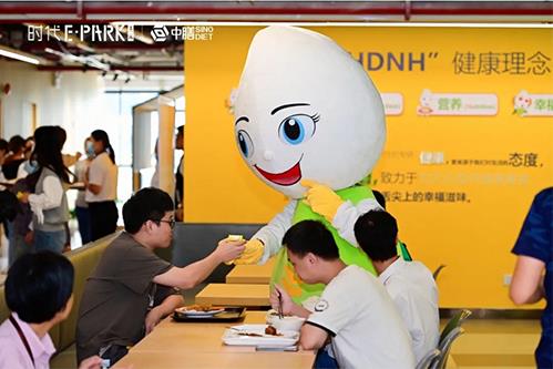 又雙叒叕一家星級(jí)網(wǎng)紅中膳健康食堂開業(yè)!“HDNH”健康理念造不?