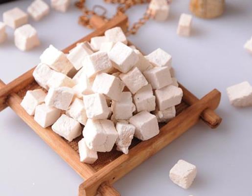 吃茯苓對(duì)身體有什么好處?吃茯苓需要注意什么