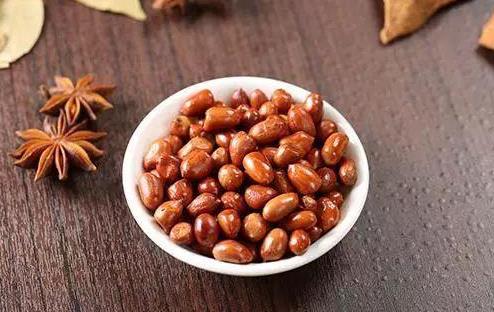 吃花生米有什么好處?吃花生米要注意什么