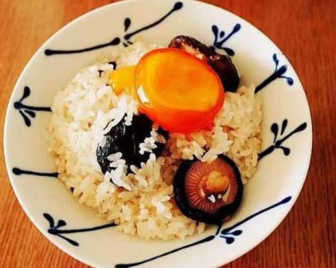 蛋澆飯用的是什么蛋?蛋澆飯和蛋炒飯的區(qū)別