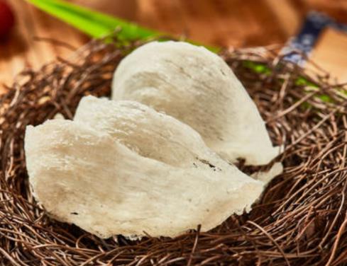 感冒能吃燕窩嗎?煮好的燕窩變成黑色還能吃嗎?
