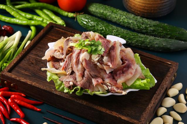 舌尖上的養(yǎng)生之道,牛驢匯湯鍋?zhàn)萄a(bǔ)暖心,健康養(yǎng)生