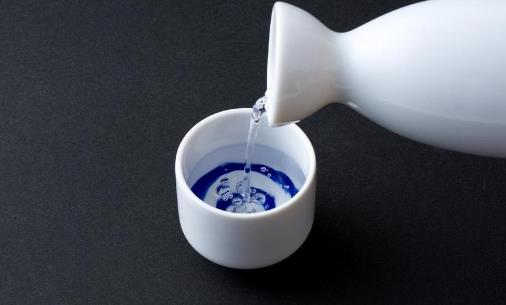 過期的白酒可以喝嗎?有的白酒為什么沒有保質期?
