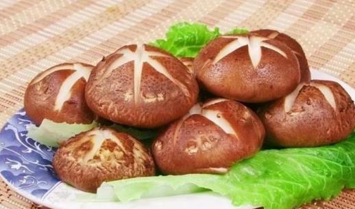 香菇吃多了有危害嗎?哪些人吃香菇會(huì)有不良反應(yīng)?