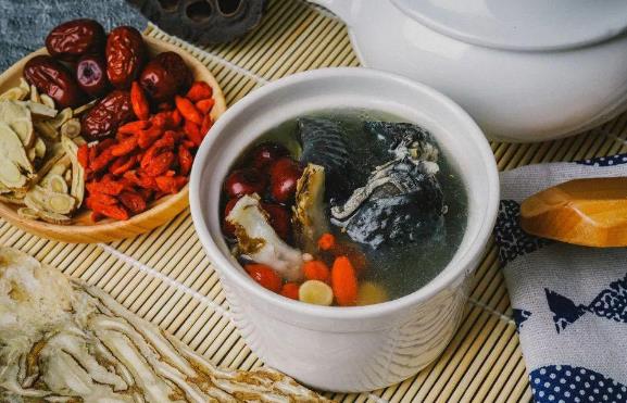 補(bǔ)血食物有什么?補(bǔ)血喝什么湯好