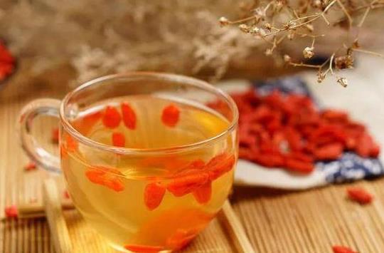 枸杞泡酒是浮的好還是沉的好?枸杞能和冰糖一起泡嗎?