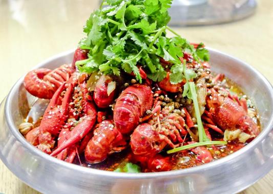 小龍蝦肉散是因?yàn)槿チ宋r線嗎?小龍蝦肉質(zhì)松散是蝦的問題嗎?