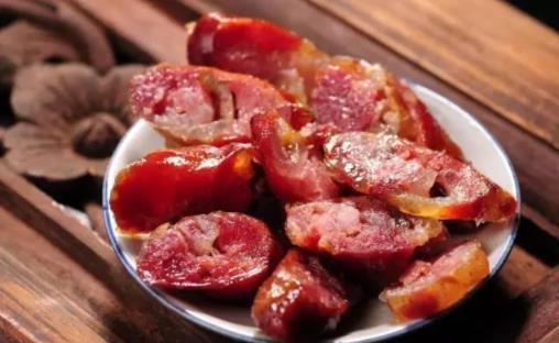 怎么判斷臘腸蒸熟了沒(méi)有 吃了半生不熟的臘腸會(huì)怎樣