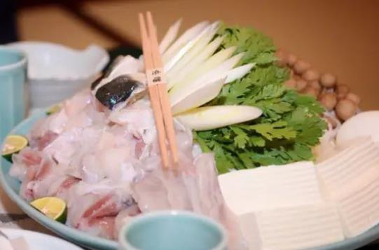 痛風(fēng)患者可以吃河豚嗎?河豚中毒了吃什么藥?