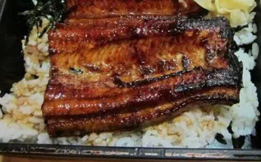 痛風(fēng)患者可以吃鰻魚(yú)嗎?鰻魚(yú)的內(nèi)臟可以吃嗎?