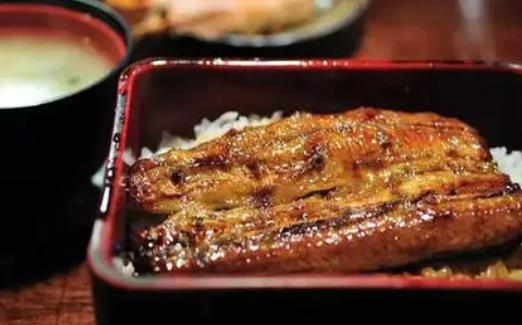 吃鰻魚(yú)真的以可補(bǔ)腎嗎?鰻魚(yú)的哪些部位不能吃?