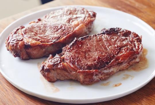 牛肉解凍后還能再冷凍嗎?煎牛排沒有黃油可以用什么代替?