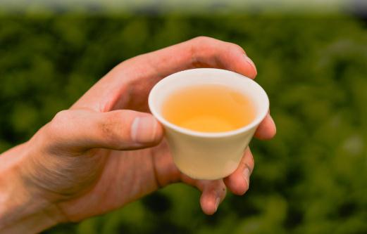 女人經(jīng)常喝烏龍茶好嗎 烏龍茶怎么喝減肥最快