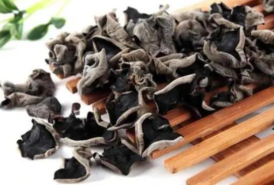 泡發(fā)黑木耳要注意什么?干木耳如何泡發(fā)?