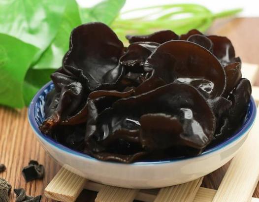6年的干木耳還能吃嗎?木耳要泡發(fā)多少時間最好?