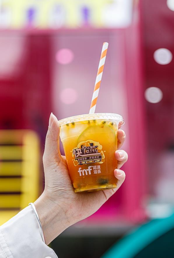fnf深圳快閃店盛大開幕 | 開啟「健康科學(xué)新茶飲」沉浸體驗
