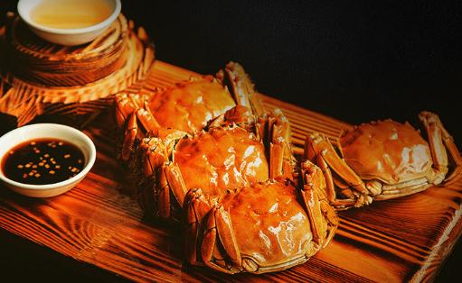 吃螃蟹中毒多久有反應(yīng) 螃蟹沒(méi)熟透吃了要不要緊