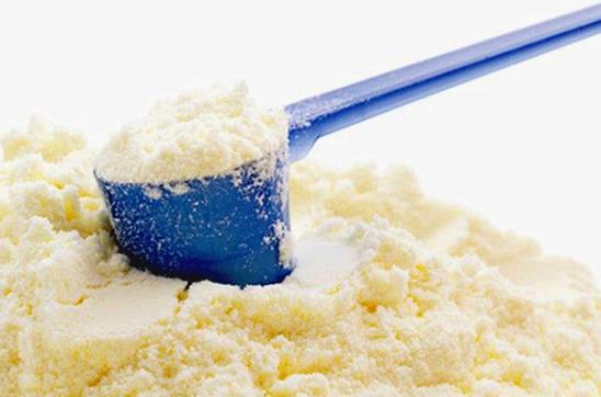 奶粉是配方好還是調(diào)制乳好?為什么奶粉里面有黑色的東西?