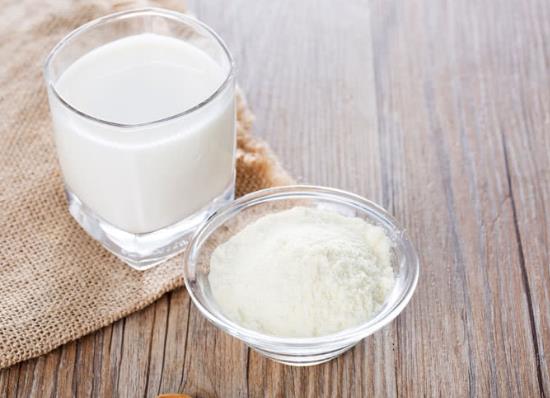 奶粉是配方好還是調(diào)制乳好?為什么奶粉里面有黑色的東西?