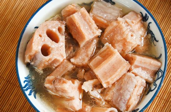 怎么區(qū)分粉藕和脆藕 七孔藕和九孔藕哪個粉