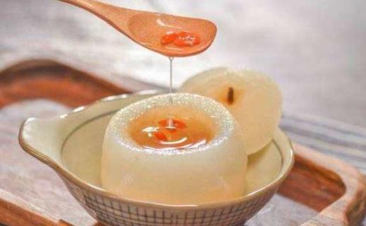 冰糖燉雪梨是藥膳嗎 煮梨水放冰糖好不好