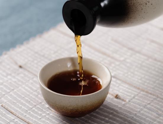 喝黃酒對男人有什么好處嗎?白酒和黃酒哪個能去濕氣?