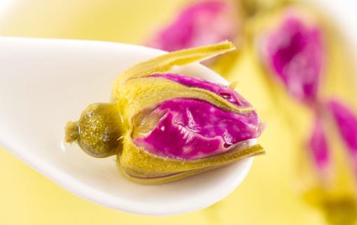 玫瑰花茶變色了還能喝嗎 玫瑰花茶泡幾次比較好