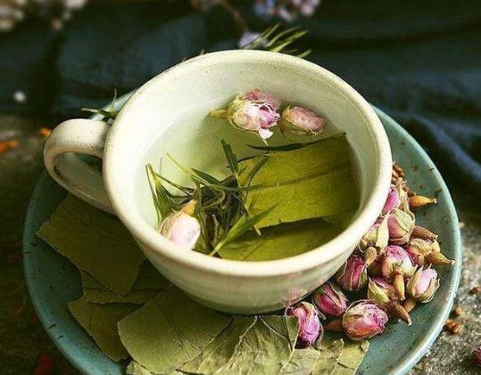 冬瓜荷葉茶能去濕氣嗎?冬瓜荷葉茶是飯前喝好還是飯后喝好