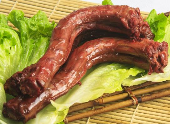 4歲的孩子能吃風(fēng)干鴨脖嗎?風(fēng)干鴨脖吃多了有什么危害