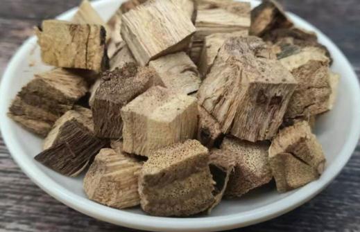 葛根會(huì)不會(huì)傷肝 葛根泡水喝對胃有傷害嗎