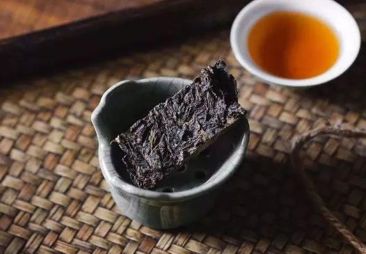 黑茶可以煮著喝嗎?黑茶適合多少度的水溫泡