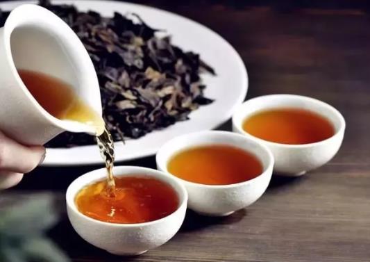 空腹喝黑茶會刺激胃嗎?喝黑茶有哪些好處