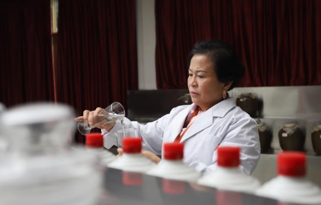 醬香型白酒哪個(gè)牌子便宜又好喝?看完你就知道怎么選了!
