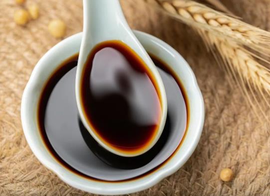 荔枝蘸醬油是生抽還是老抽?荔枝蘸醬油是哪里的吃法