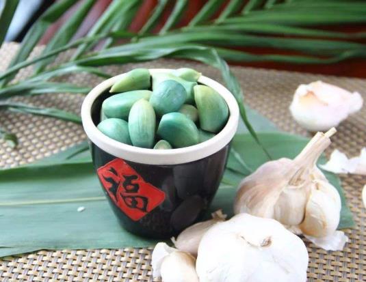 臘八蒜不脆還能吃嗎?臘八蒜只綠一半可以吃嗎