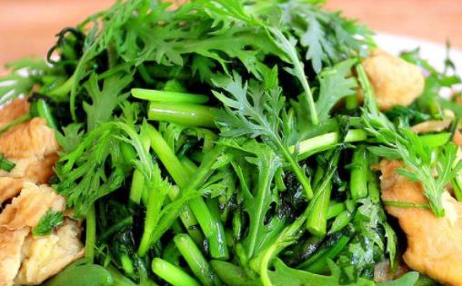 茼蒿與豆腐能一起吃嗎 茼蒿的葉子上有白色的蟲(chóng)子怎么辦