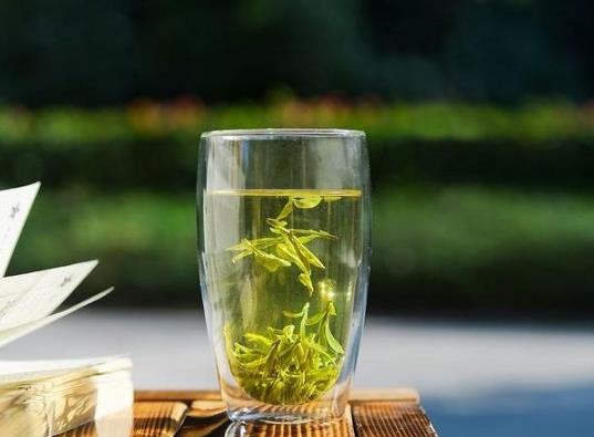 泡龍井茶第一泡要沖掉嗎?龍井茶泡出來發(fā)紅是什么原因
