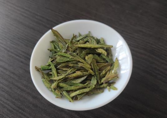 龍井茶為什么有些白毛?喝龍井可以減肥嗎