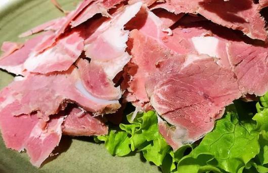 羊肉有點(diǎn)臭味還能吃嗎?羊肉有點(diǎn)變味該如何處理?