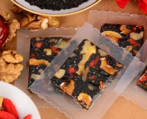 阿膠糕上面的花瓣是什么花?玫瑰花氧化了可以做阿膠糕嗎