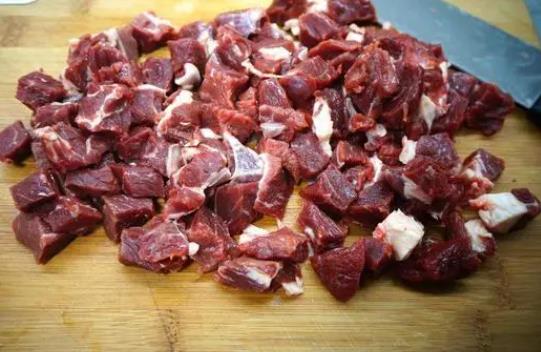 羊肉湯里可以放大蒜嗎?煮羊肉湯可以放桂皮嗎?