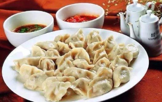 包好的餃子怎么放冰箱不會粘 包好的餃子放冰箱粘在一起了怎么辦