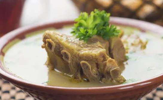 羊肉湯可以放醋嗎?羊肉湯配醋有什么好處?