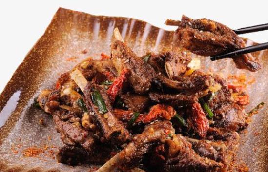 炒羊肉放醬油嗎?羊肉怎么炒沒膻味?