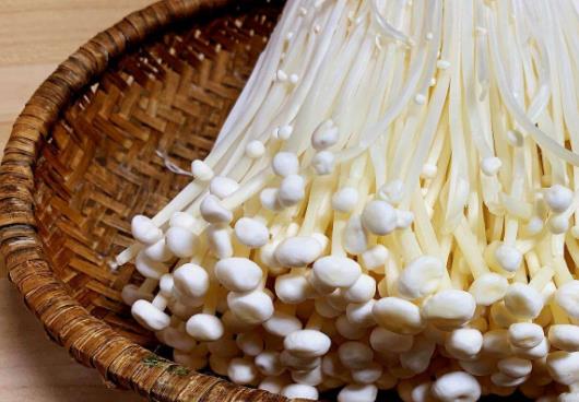 吃金針菇不消化有營(yíng)養(yǎng)嗎?為什么吃金針菇會(huì)不消化?