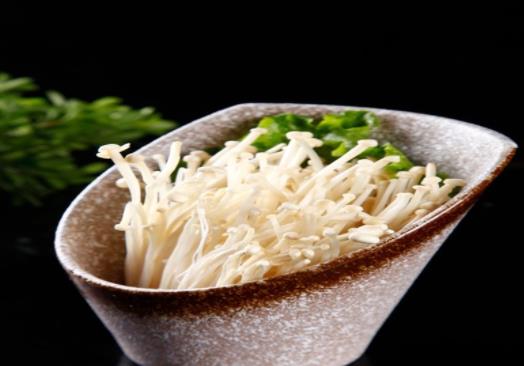 金針菇是發(fā)物嗎?金針菇不宜和什么一起吃?