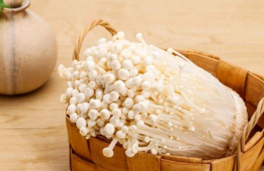 金針菇可以生吃嗎?生吃金針菇有什么危害?